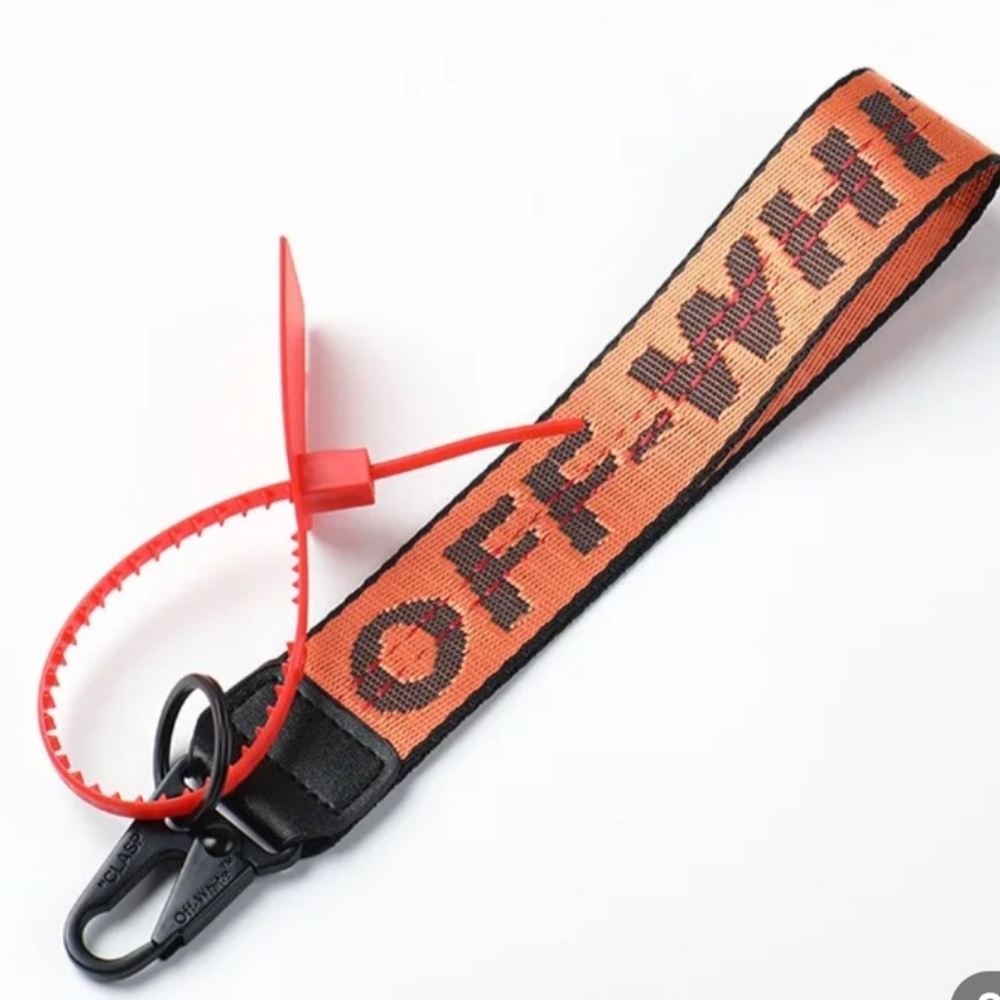 OFF-WHITE Key Chain